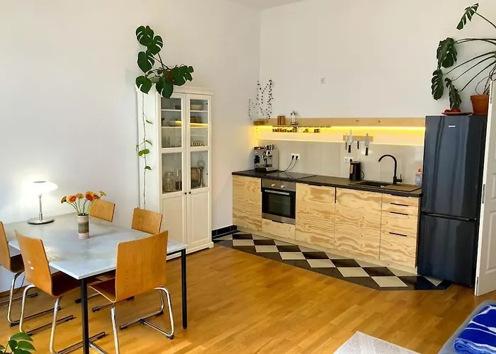 Schoene Ferienwohnung Im Zentrum Les